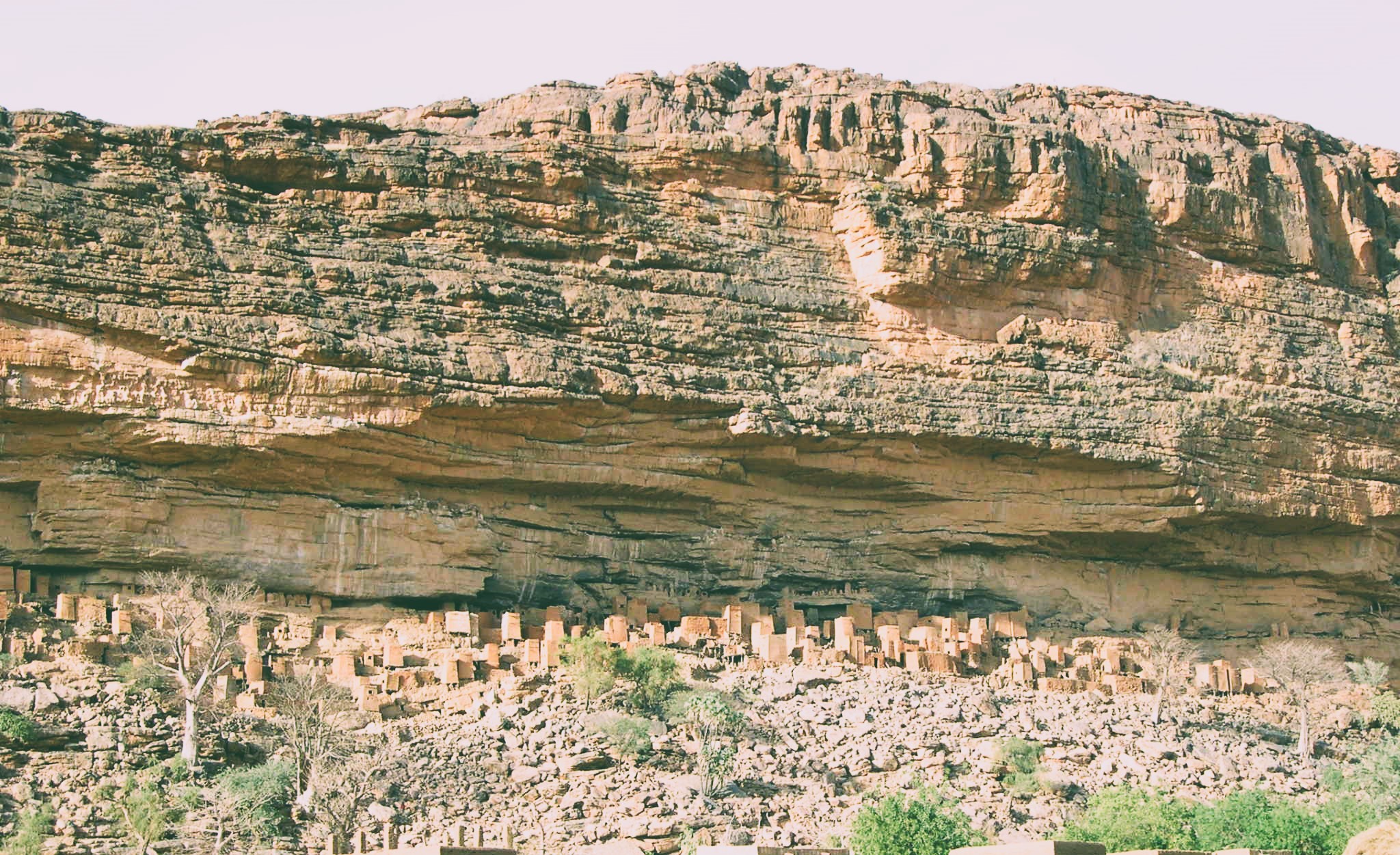 Ancient astronauts in Africa: the peoples of Africa and extraterrestrial contact