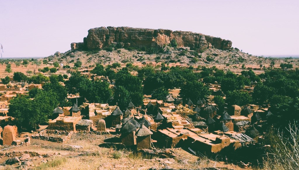 Les anciens astronautes en Afrique : peuples d’Afrique et contact&nbsp;extraterrestre